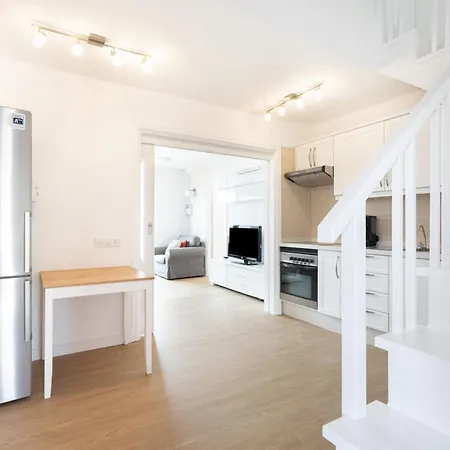 Exklusives Attic Mit Atemberaubendem Meerblick شقة *
