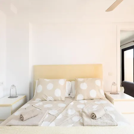 شقة Exklusives Attic Mit Atemberaubendem Meerblick